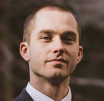 Portret van cryptomarktexpert Thomas Whitfield, handelsanalist
